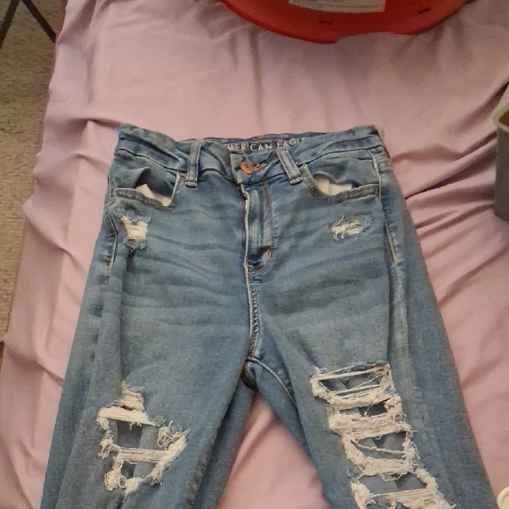 American Eagle Outfitters Women's Light Blue Ripped Boyfriend Jeans